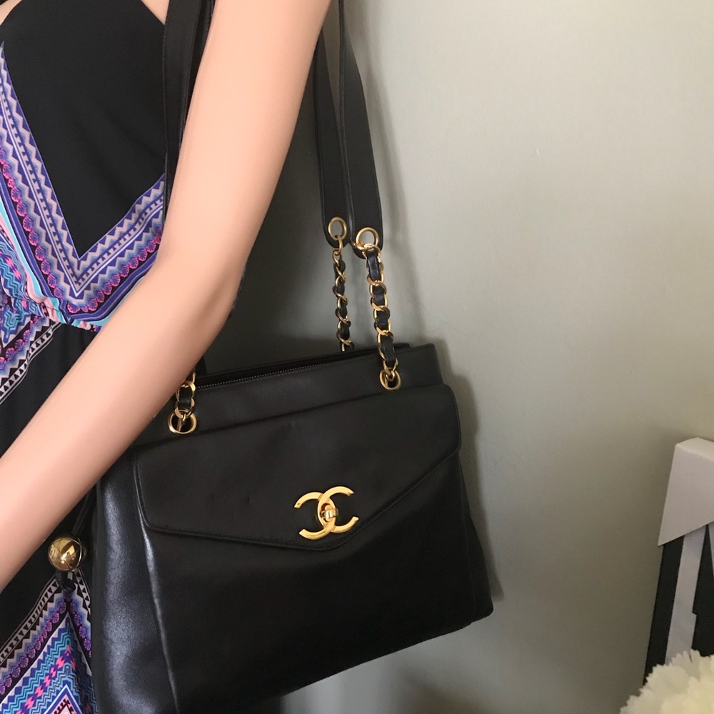‼️SOLD‼️Chanel shoulder bag lambskin vintage.